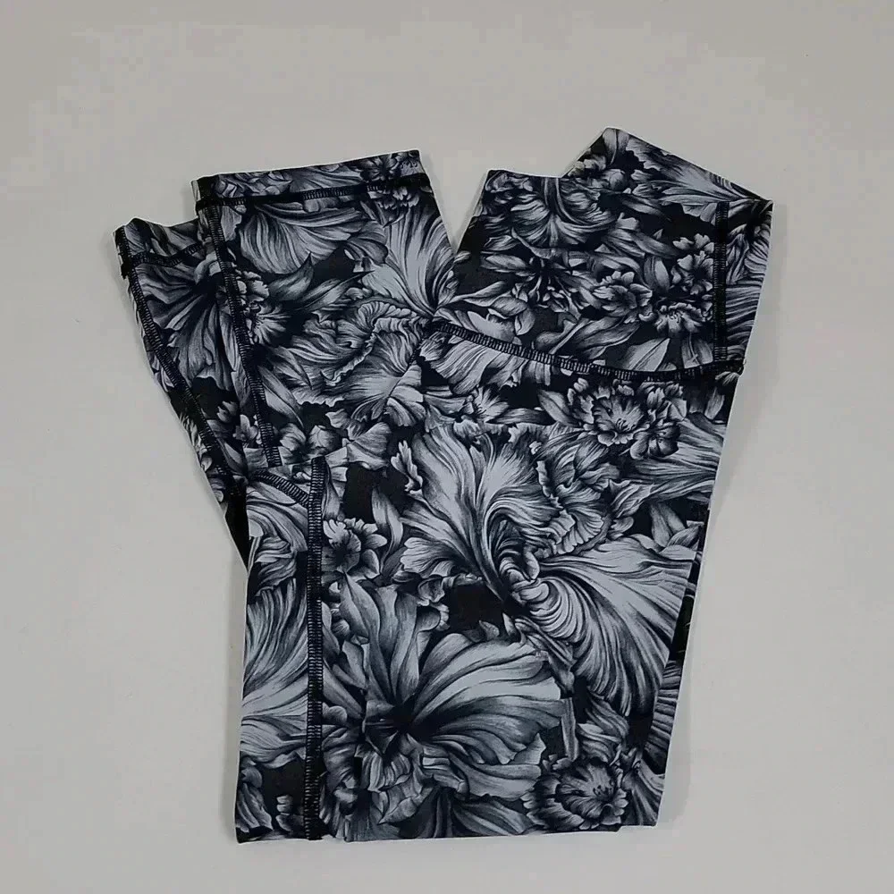 Lululemon Wunder Under Crop (High-Rise) *Full-On Luxtreme 21